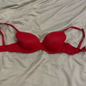 PINK Victoria's Secret Scarlet Bra